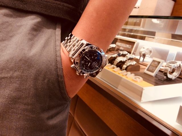 BREITLING クロノマット 44 ブラックローマン マザー オブ パール2018.09.01